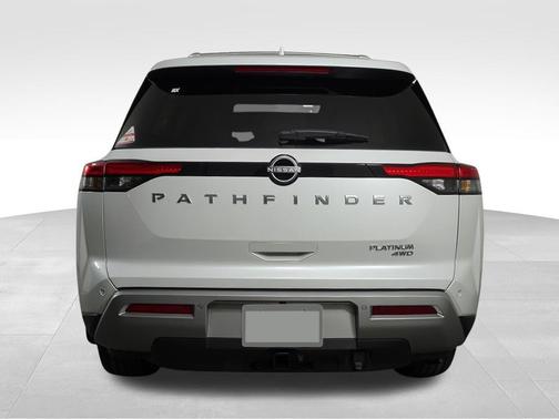 2025 Nissan Pathfinder Platinum 4WD