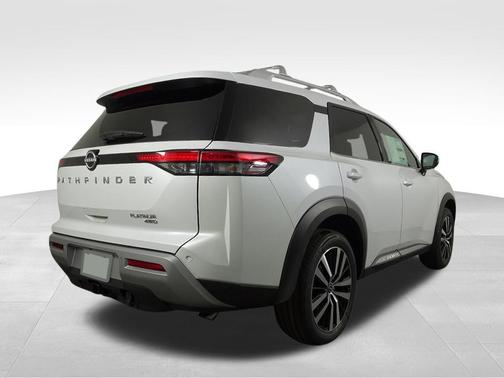 2025 Nissan Pathfinder Platinum 4WD