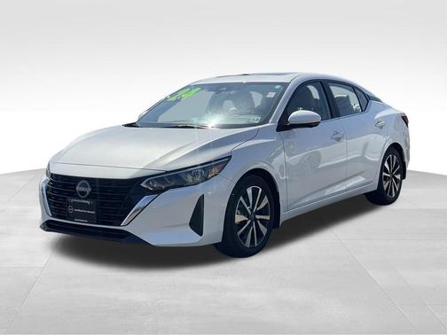 Aspen White Tricoat 2024 Nissan Sentra SV