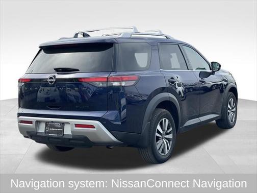 2022 Nissan Pathfinder SL 4WD