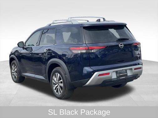 2022 Nissan Pathfinder SL 4WD