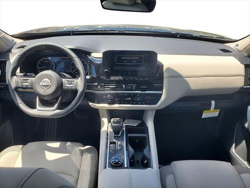 2025 Nissan Pathfinder SL 4WD