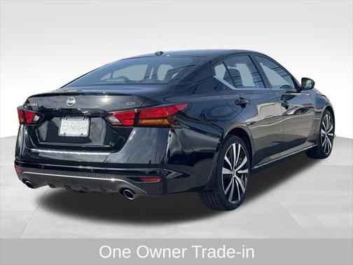 2022 Nissan Altima SR FWD