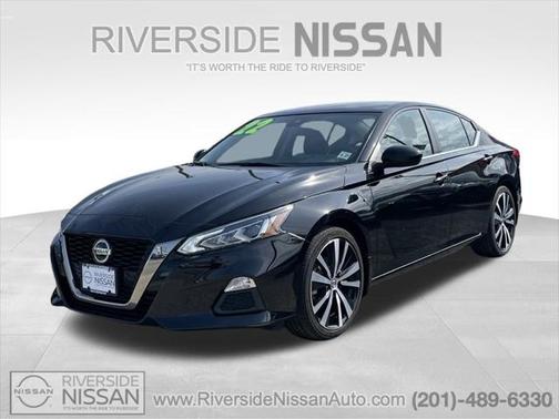 2022 Nissan Altima SR FWD