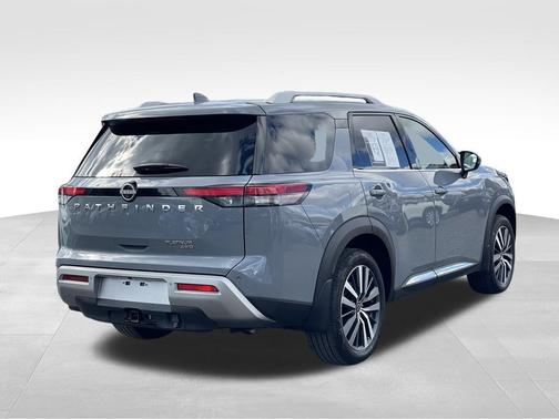 2022 Nissan Pathfinder Platinum 4WD
