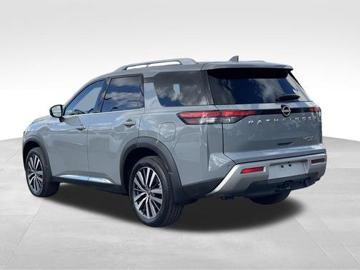 2022 Nissan Pathfinder Platinum 4WD