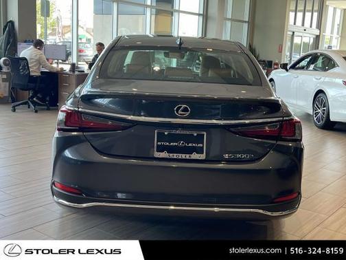 2025 Lexus ES 300h Base