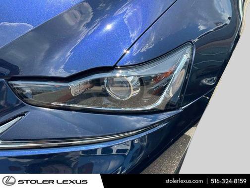 Mica 2017 Lexus IS 300 Base