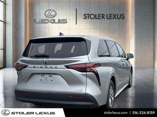 2021 Toyota Sienna LE