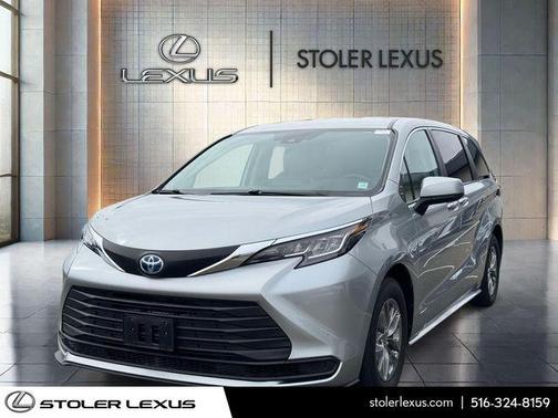 2021 Toyota Sienna LE