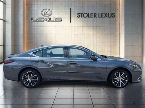 2022 Lexus ES 300h Base