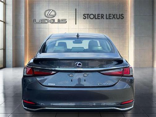 2022 Lexus ES 300h Base
