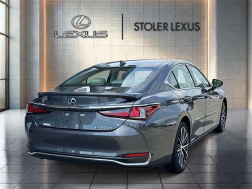 2022 Lexus ES 300h Base