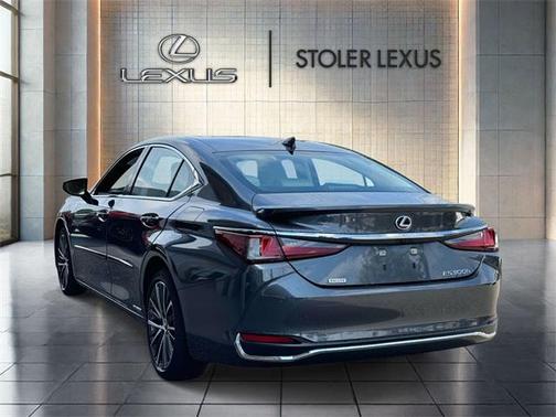 2022 Lexus ES 300h Base
