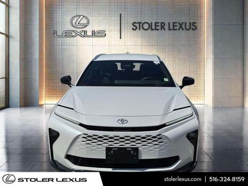 2025 Toyota Crown Signia XLE