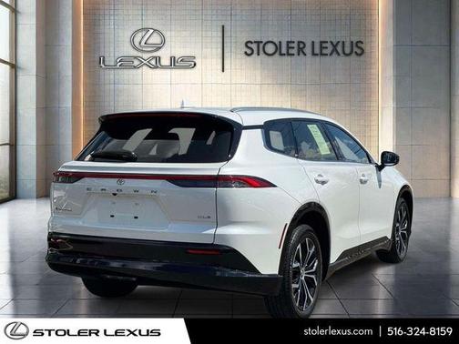 2025 Toyota Crown Signia XLE