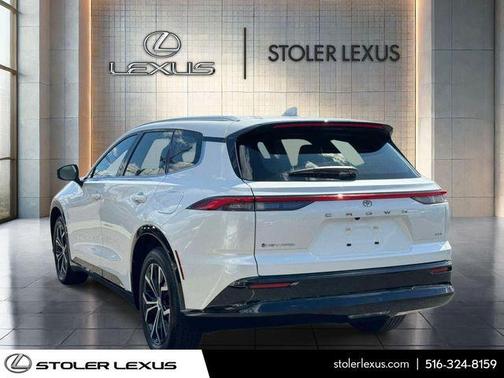 2025 Toyota Crown Signia XLE