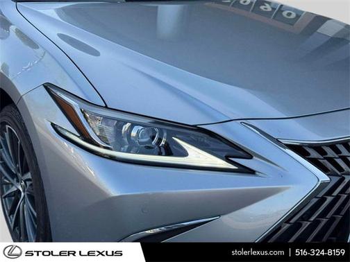 2023 Lexus ES 300h Base