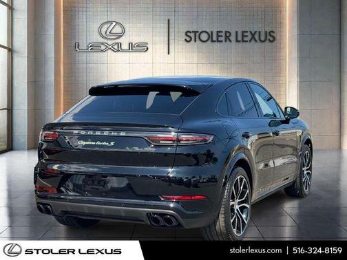 Black 2022 Porsche Cayenne Cayenne Turbo S E-Hybrid