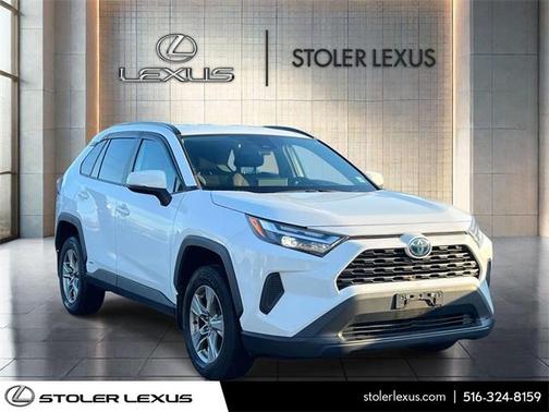 2022 Toyota RAV4 Hybrid XLE