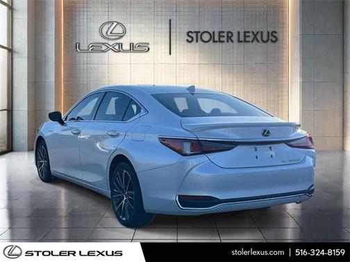 2023 Lexus ES 250 Base