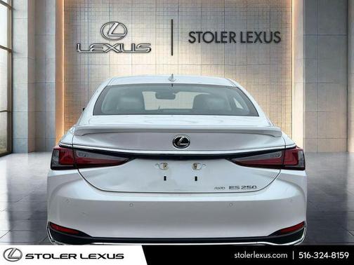 2023 Lexus ES 250 Base