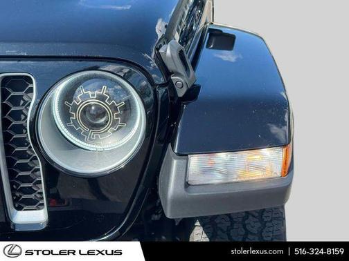 Black Clearcoat 2021 Jeep Gladiator Overland