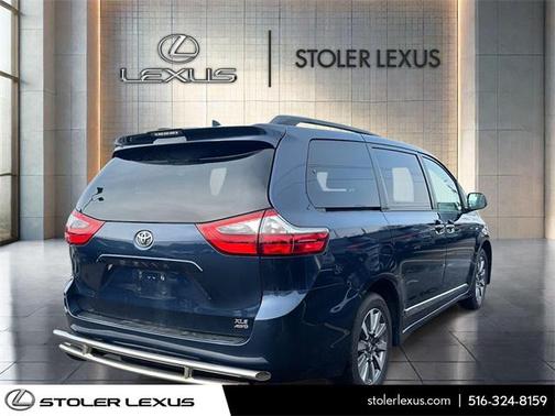 2020 Toyota Sienna XLE