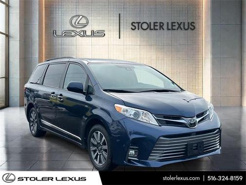 2020 Toyota Sienna XLE