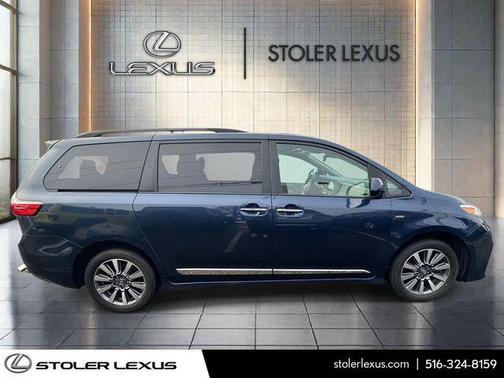 2020 Toyota Sienna XLE