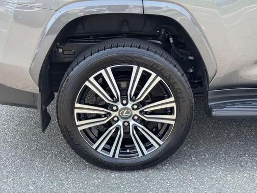 2023 Lexus LX 600 Luxury