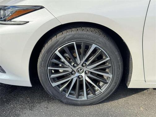2022 Lexus ES 350 Base