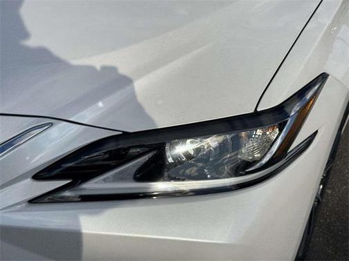 2022 Lexus ES 350 Base