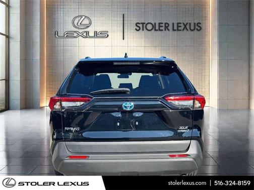 2022 Toyota RAV4 Hybrid XLE Premium