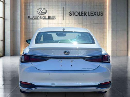 2025 Lexus ES 300h Ultra Luxury