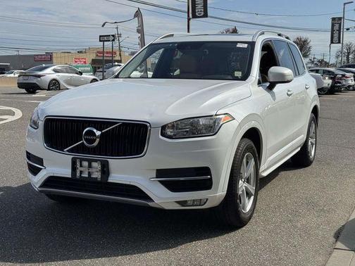Crystal White Pearl 2016 Volvo XC90 T5 Momentum