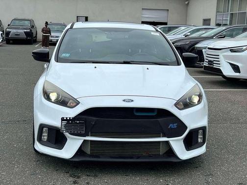 Frozen White 2017 Ford Focus RS Base