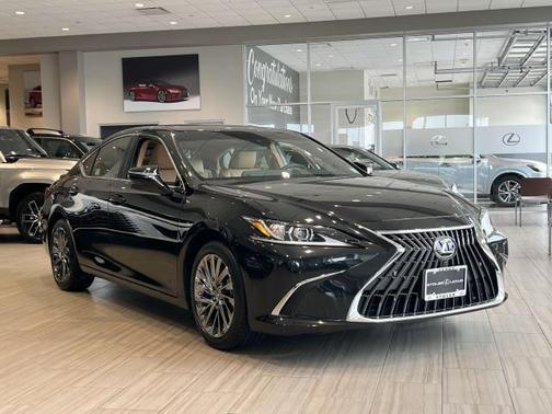 2025 Lexus ES 300h Luxury