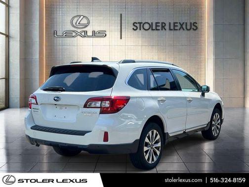 Crystal White Pearl 2017 Subaru Outback 2.5i Touring