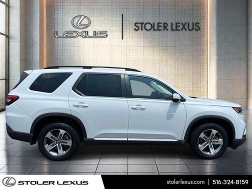 Platinum White Pearl 2023 Honda Pilot AWD EX-L 8 Passenger