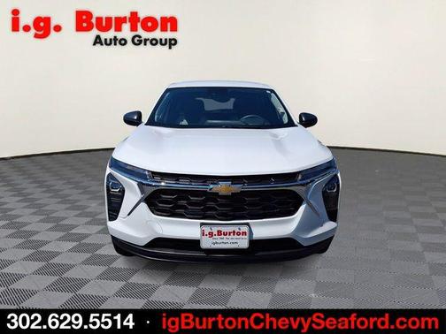 Summit White 2024 Chevrolet Trax LS