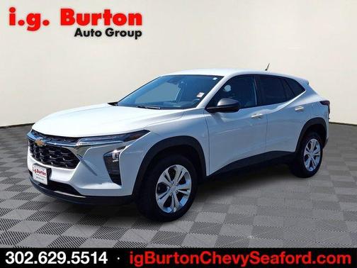 Summit White 2024 Chevrolet Trax LS