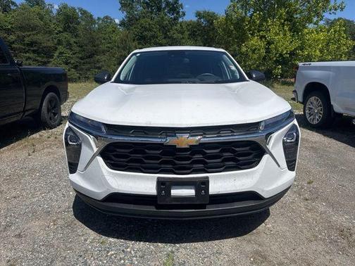 Summit White 2024 Chevrolet Trax LS