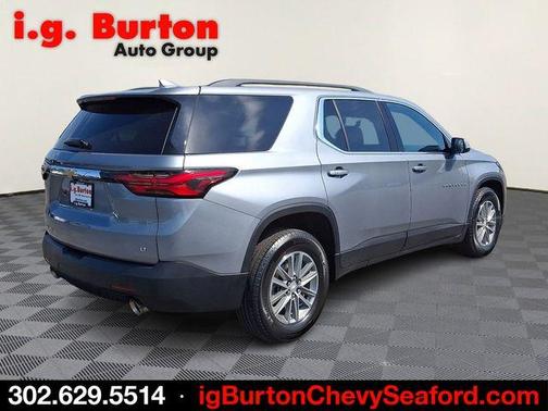 Sterling Gray Metallic 2023 Chevrolet Traverse LT Cloth