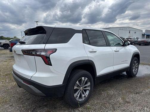 Summit White 2026 Chevrolet Equinox LT