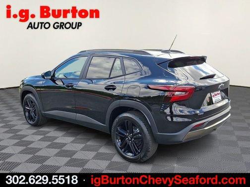 Black Metallic 2026 Chevrolet Trax ACTIV