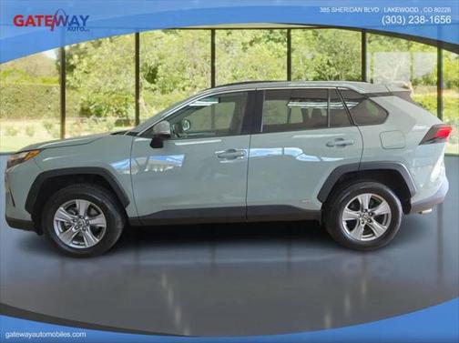 2022 Toyota RAV4 Hybrid XLE
