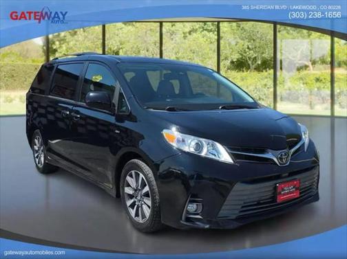 2018 Toyota Sienna XLE