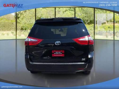 2018 Toyota Sienna XLE
