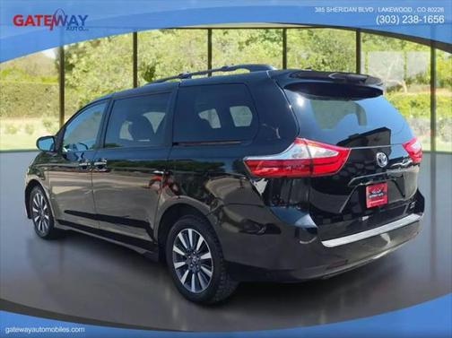 2018 Toyota Sienna XLE